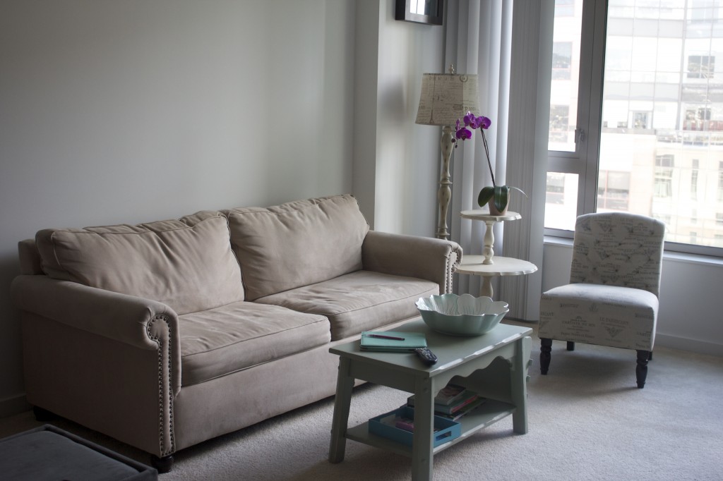 beige and blue living room