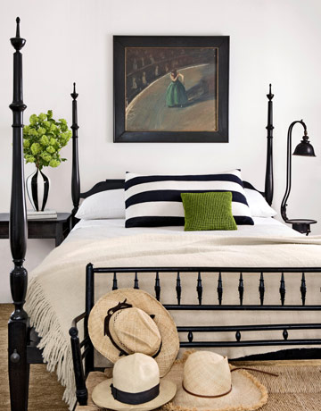 black-and-white-bedroom