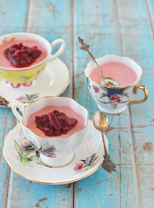 rhubarb-panna-cotta