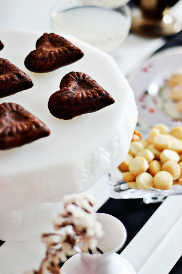 valentine-dessert-table-8