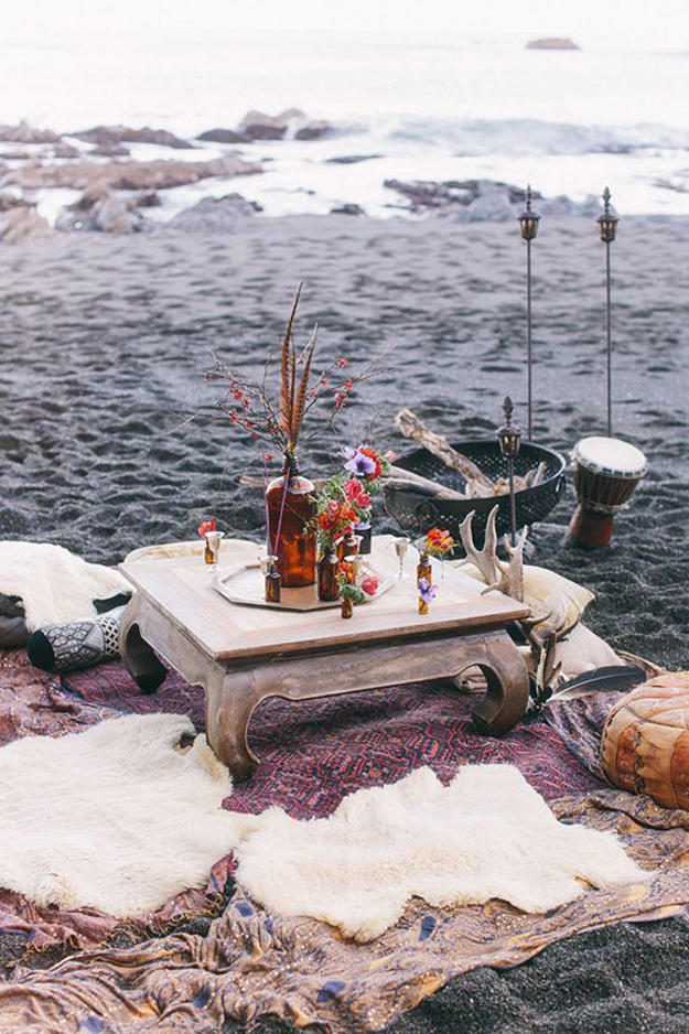 stylish-beach-dining